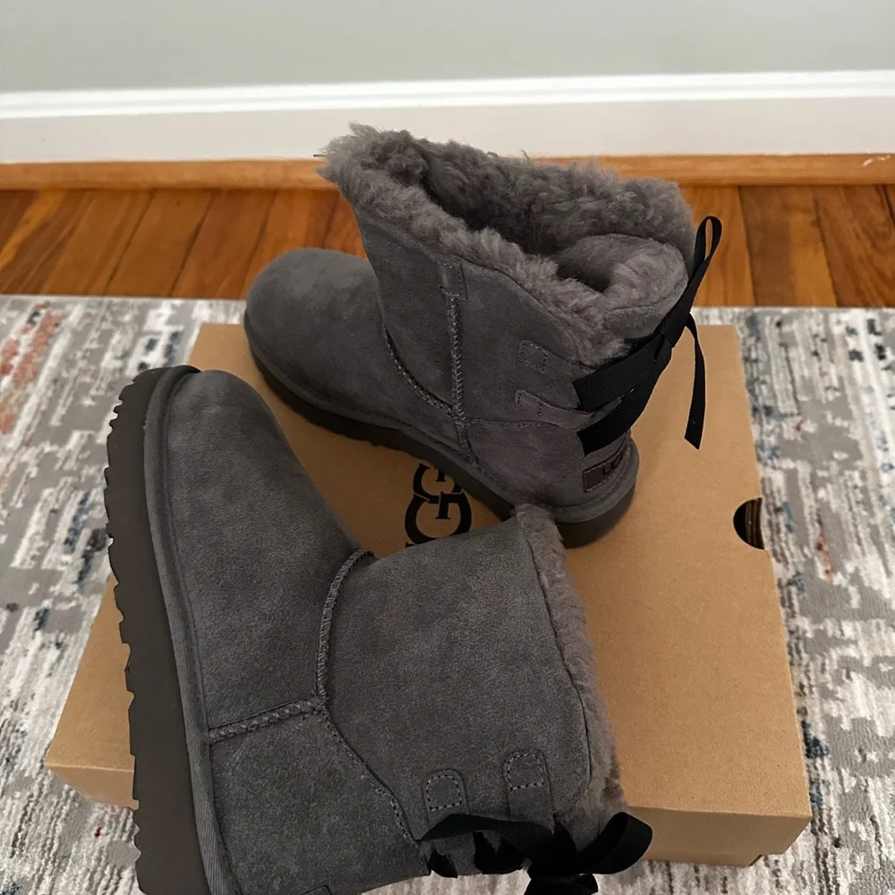 UGG Gray Mini Continuity Bow Women Sz 6 - Picture 7 of 14